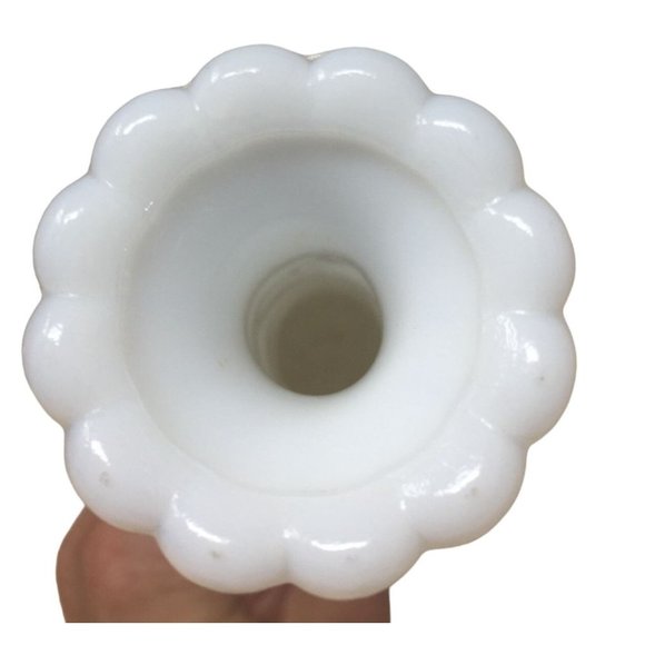 Vintage Hoosier Glass- Tall, White Milk Glass Flower Bud Vase - Picture 5 of 7